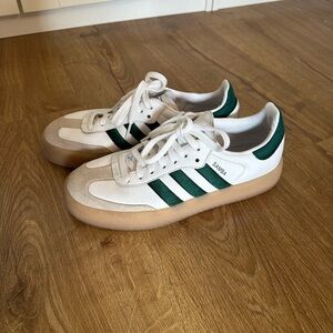 Adidas women’s Sambae sneakers, size 8.0